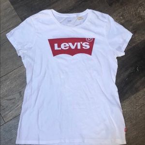 T-shirt, Sleeve, Levi
